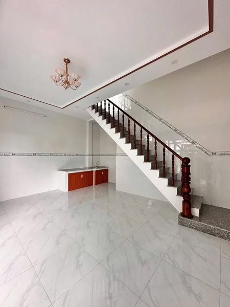 Mặt tiền buôn bán tốt, nhà mới xây hoàn công đủ, thương lượng mạnh TL29 - Ảnh 2